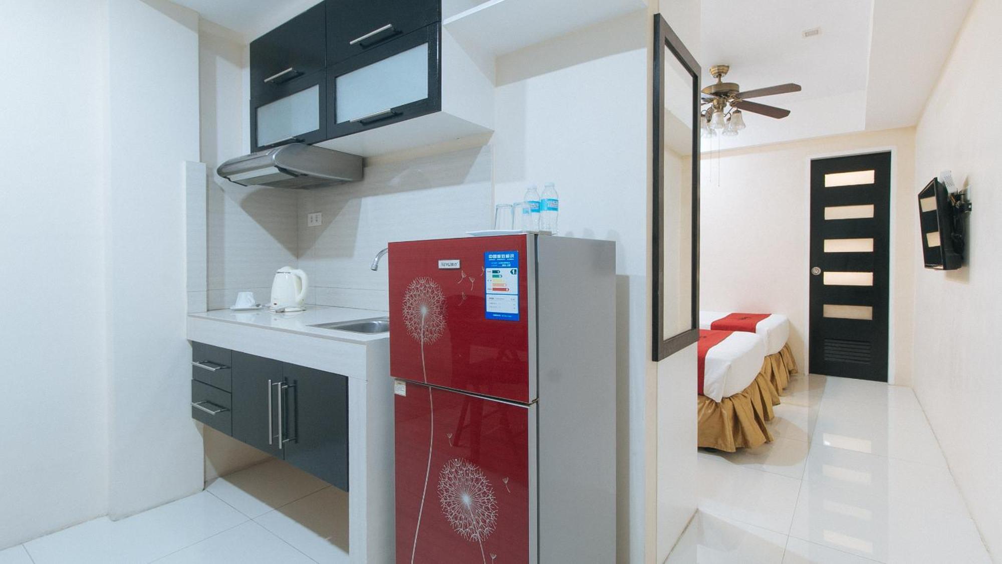 RedDoorz Plus @ Hernan Cortes Cebu Buitenkant foto